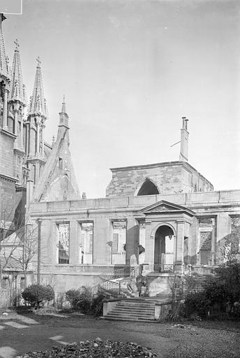 Salle du Tau : Façade sur cour