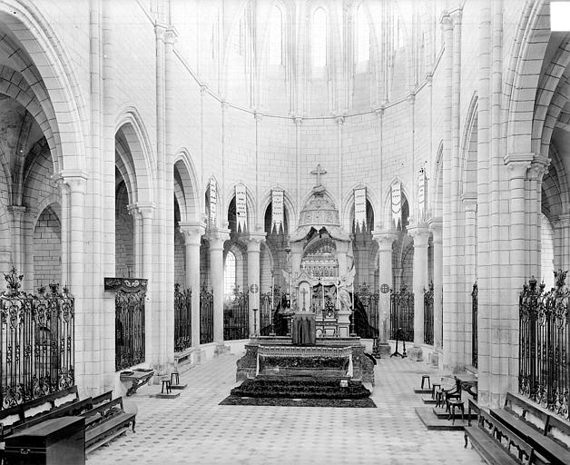 Vue intérieure du choeur