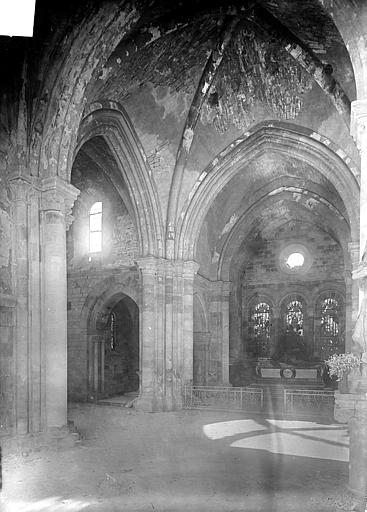 Vue intérieure du choeur et du transept nord