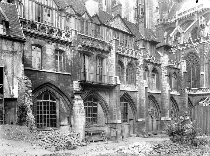 Cour d'Albane : Cloître