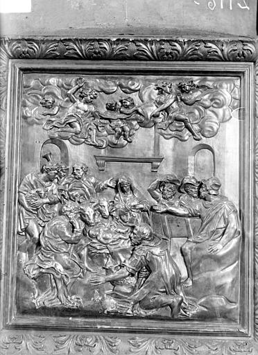 Bas-relief, bois. Bas-relief en bois : Adoration des bergers