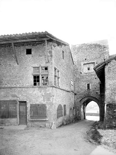 Porte-d'En-Haut et maison contiguë