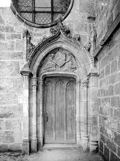 Eglise : Petit portail du transept nord