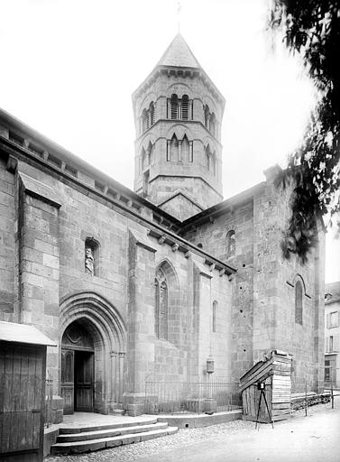 Façade sud : portail, transept et clocher