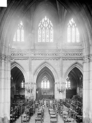 Vue intérieure de la nef, vers le sud : grandes arcades