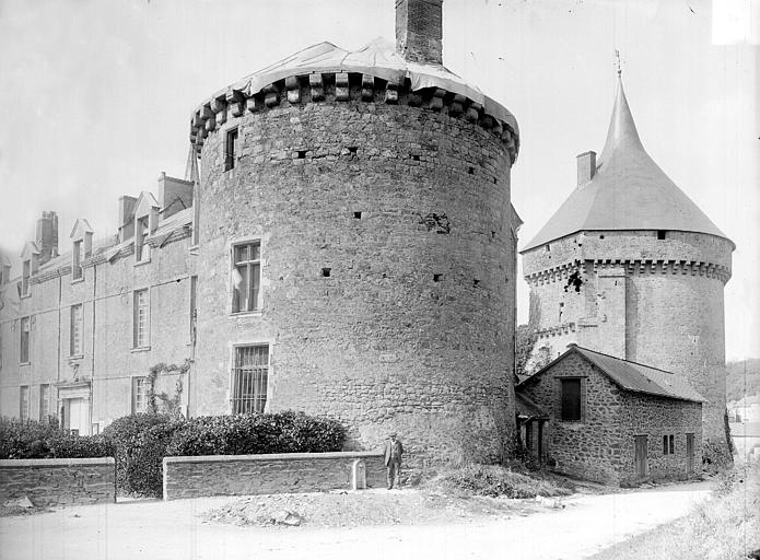 Tour d'angle et donjon