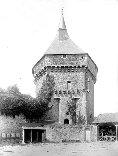 Pont-levis, côté ouest