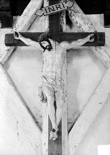 Statue : Christ en croix