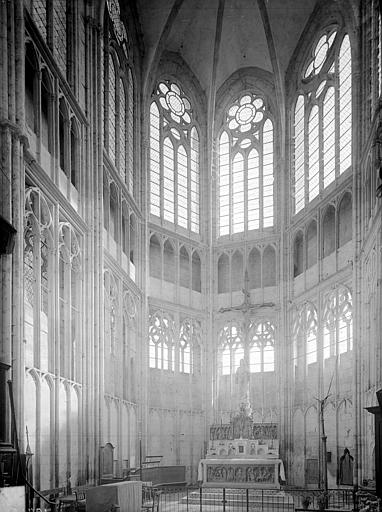 Vue intérieure du choeur