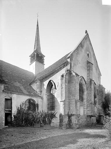 Angle sud-est : Transept, abside et clocher