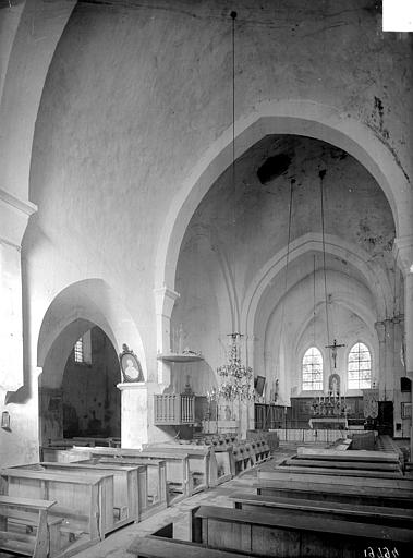 Vue intérieure de la nef et du choeur, vers le nord-est