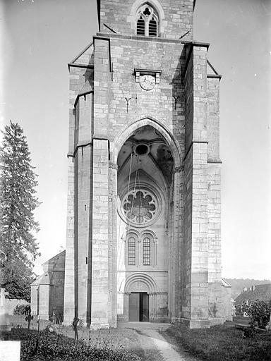 Façade ouest : Partie inférieure de la tour