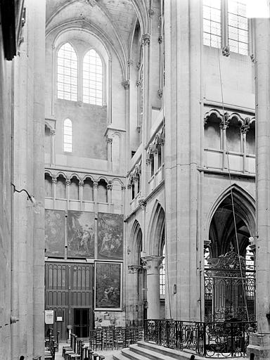 Vue intérieure du transept nord