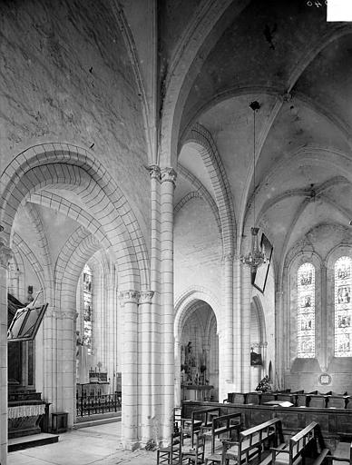 Vue intérieure du transept, vers le sud-est