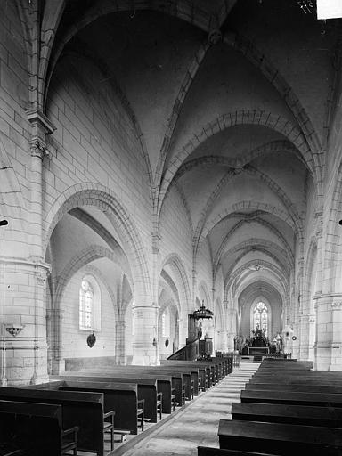 Vue intérieure de la nef vers le nord-est