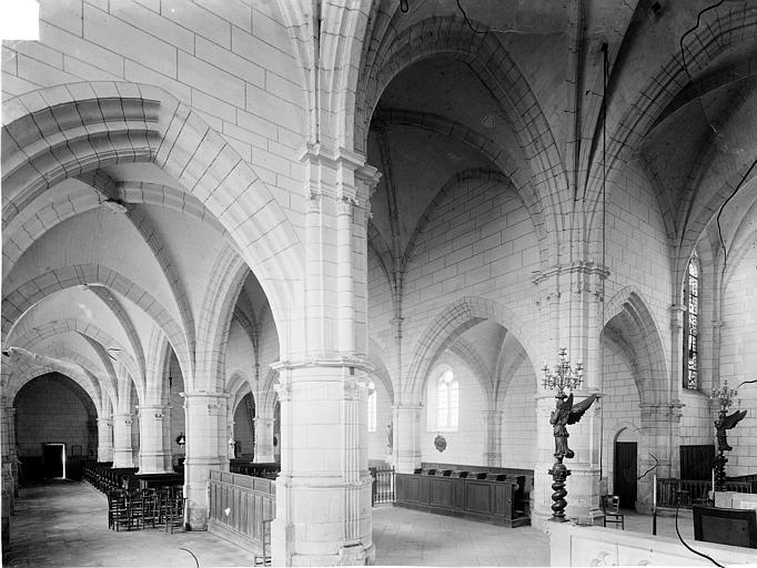 Vue intérieure du bas-côté sud et du choeur, vers le nord-ouest