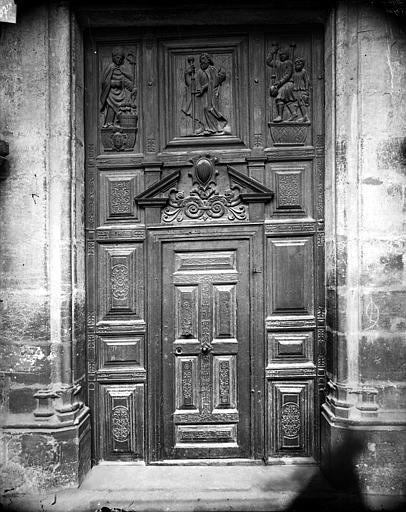 Portail sud de la façade ouest : Porte