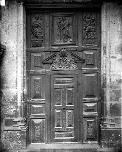 Portail sud de la façade ouest : Porte