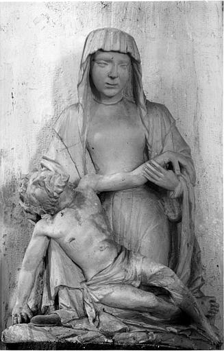 Statue en pierre : Vierge de Pitié - © Ministère de la Culture (France), Médiathèque du patrimoine et de la photographie, diffusion RMN-GP
