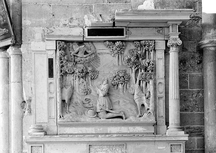 Bas-relief en pierre : La chasse de saint Hubert