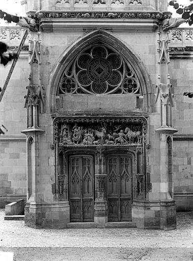 Chapelle Saint-Hubert : Portail d'entrée