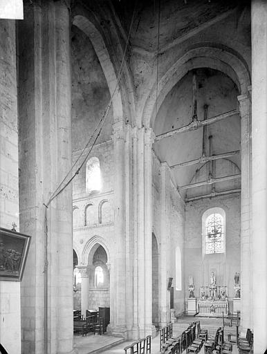 Vue intérieure du transept vers le nord-ouest