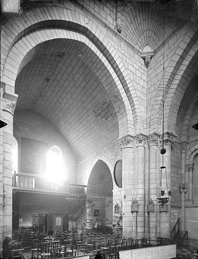 Vue intérieure de la nef vers le nord-ouest