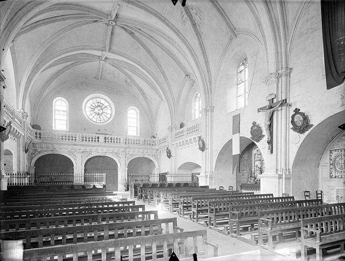 Chapelle : Vue intérieure de la nef vers le nord-ouest