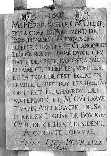 Plaque commémorative en pierre gravée : réfection partielle de l'église