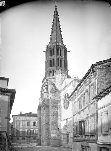 Façade ouest et clocher, en perspective