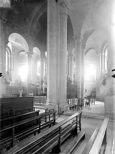 Vue intérieure du transept sud, du déambulatoire et du choeur, vers le nord-est