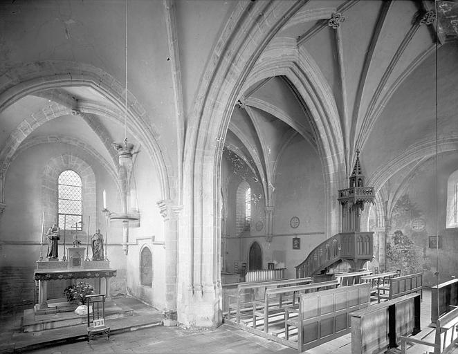 Vue intérieure du transept et de la chapelle absidale nord