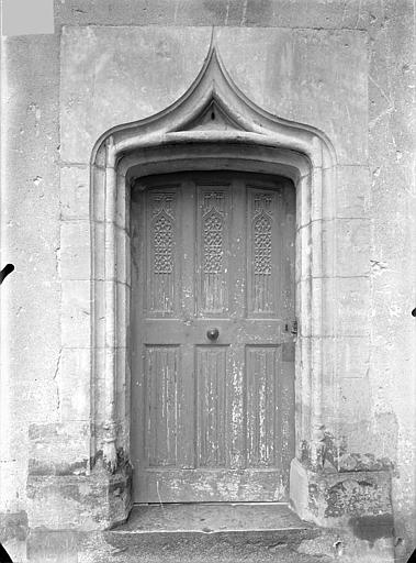 Porte extérieure de la sacrsitie : Vantail en bois sculpté