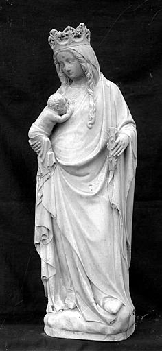 Statue en marbre blanc : Vierge allaitant - © Ministère de la Culture (France), Médiathèque du patrimoine et de la photographie, diffusion RMN-GP