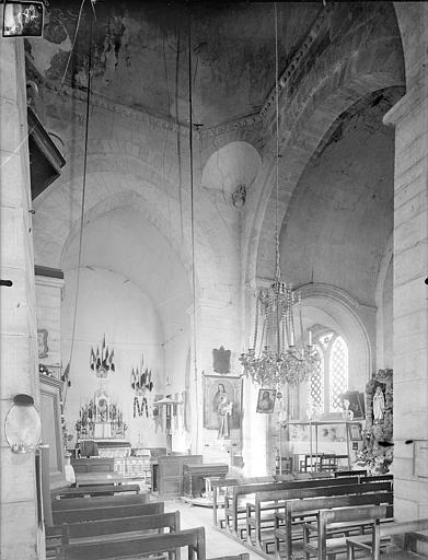 Eglise : Vue intérieure du choeur et du transept sud