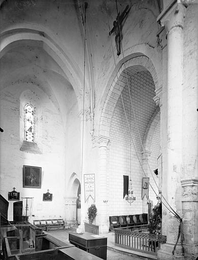 Vue intérieure du transept et du choeur, vers le nord-est