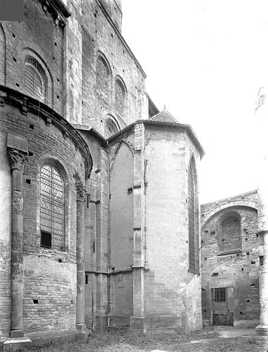 Eglise - Grand transept sud, côté est : Absides des chapelles Saint-Etienne et Saint-Martin