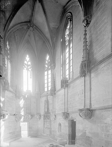 Eglise - Chapelle des Bourbons : Vue intérieure vers l'est