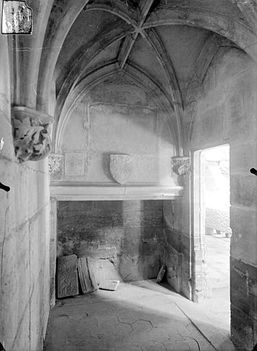 Eglise - Chapelle des Bourbons : Vue intérieure de l'oratoire du prieur