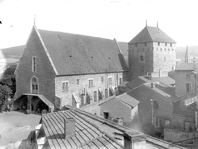 Tour du moulin et farinier, côté ouest