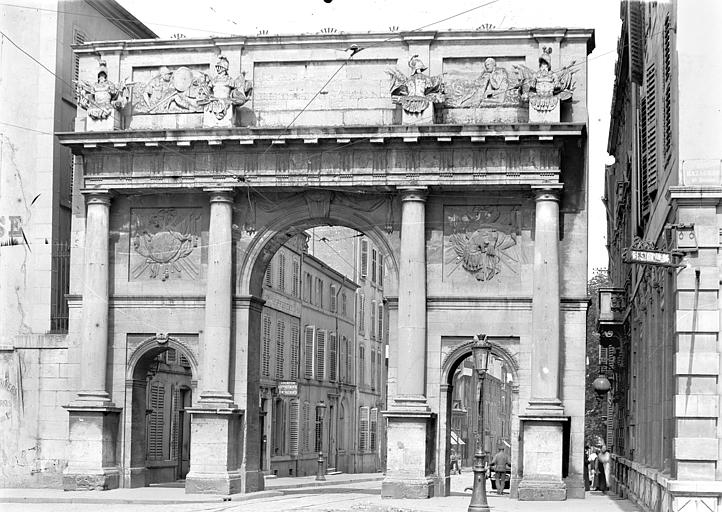 Vue d'ensemble, du côté du faubourg