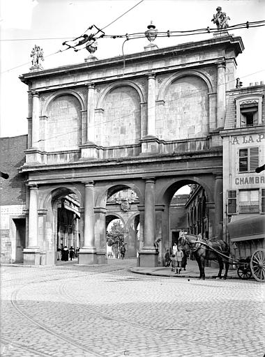 Porte intérieure : Vue d'ensemble, du côté de la ville