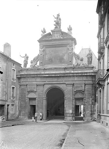 Vue d'ensemble, du côté du faubourg