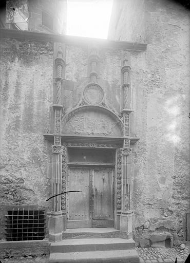 Façade sur la rue du Languedoc : Portail