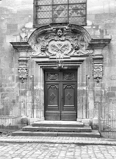 Chapelle Saint-Nicolas : Portail d'entrée sur rue