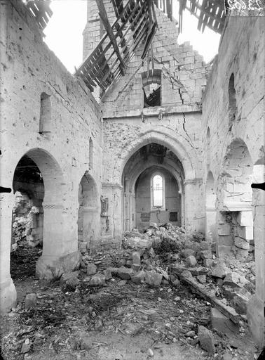 Nef, vue de l'entrée