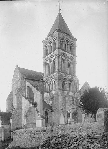 Clocher, au sud-ouest