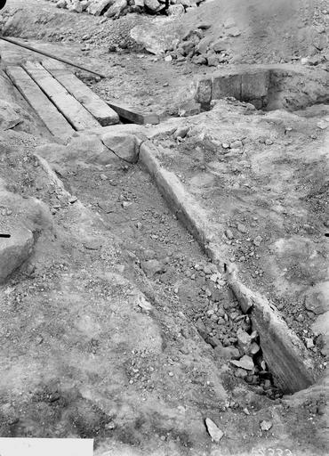 Tombe de l'archevêque Guillaume de Champagne découverte le 27 septembre 1919