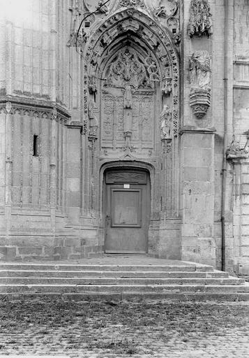 Église, portail latéral