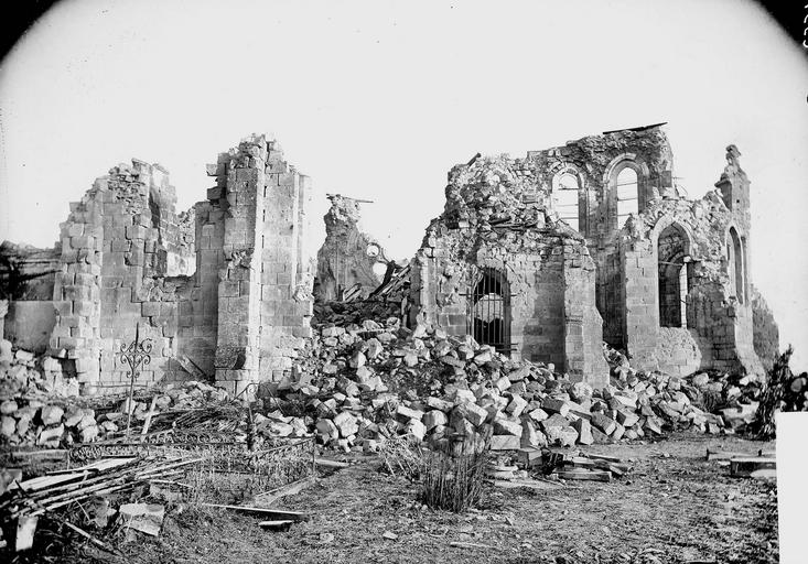 Ruines, façade latérale